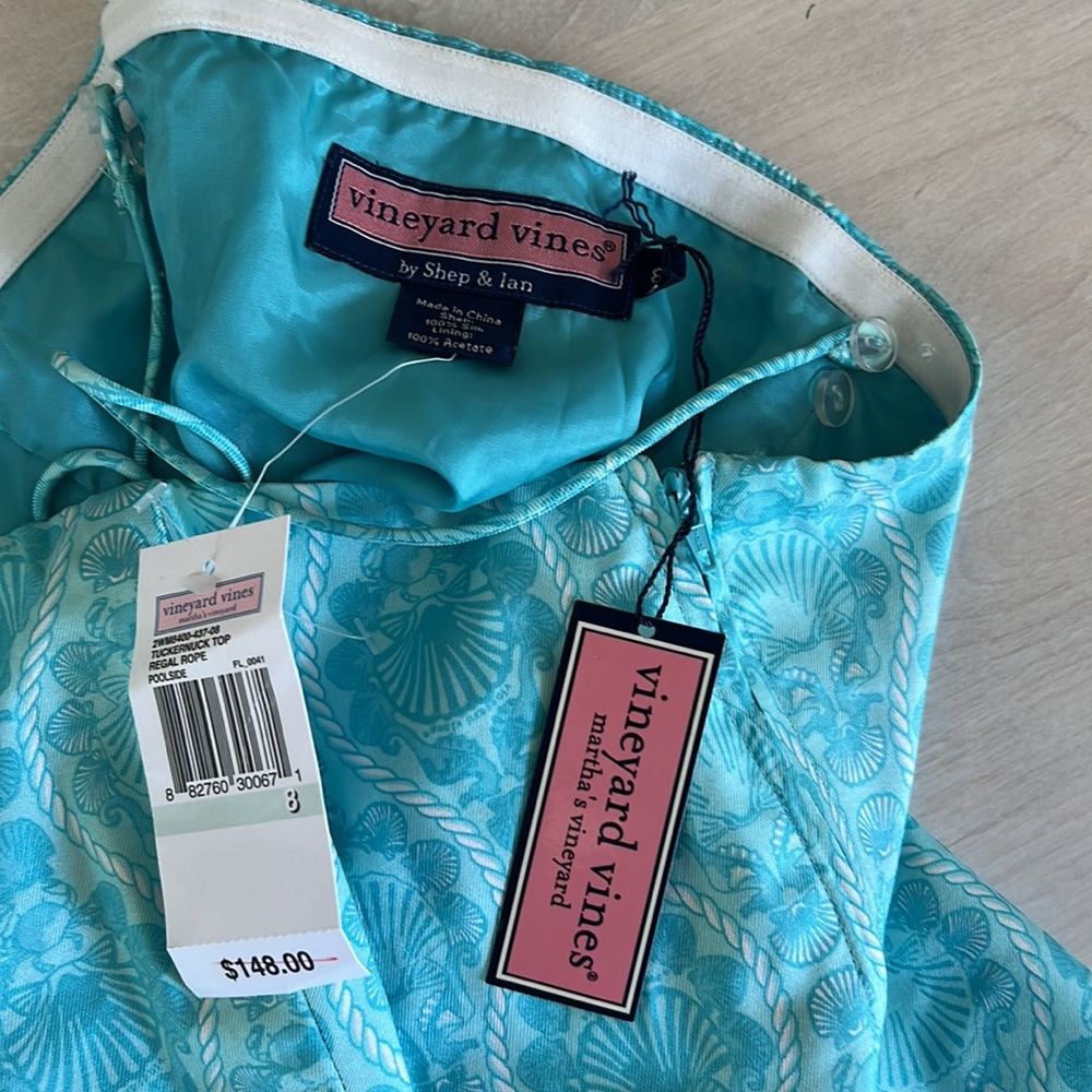 Vineyard Vines- Size 8 - Picture 4 of 4